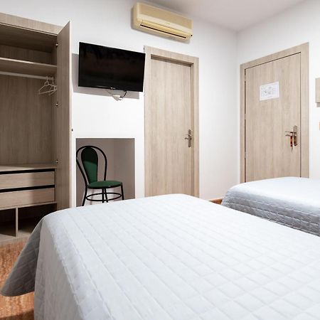 Hostal Vinuela San Pedro de Merida Eksteriør billede